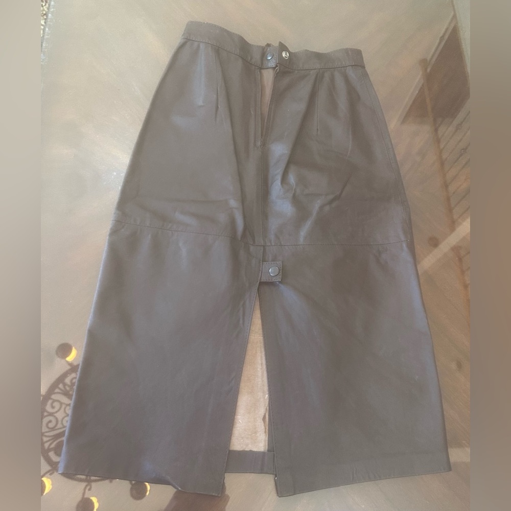 Leather chocolate, brown skirt